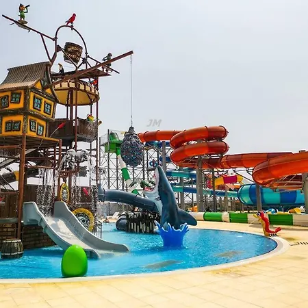 Apartment в комплексе на берегу моря. аквапарк