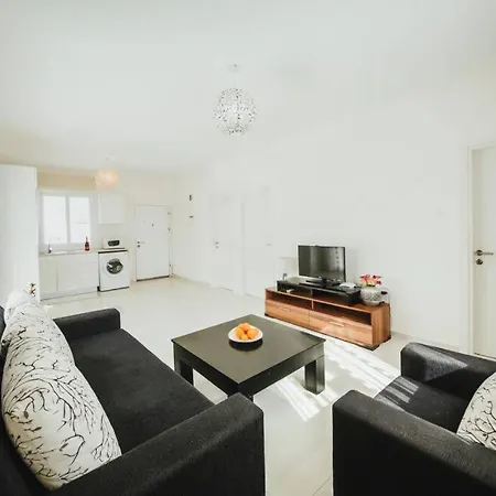 в комплексе на берегу моря. аквапарк Apartment