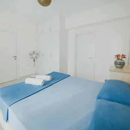 в комплексе на берегу моря. аквапарк Apartment *
