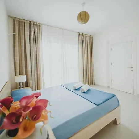 в комплексе на берегу моря. аквапарк Apartment Boghaz
