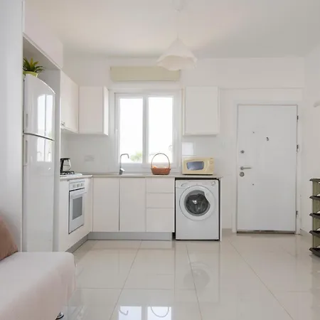 Apartment трехкомнатные в жилом комплексе Caesar D2 Flat16 *